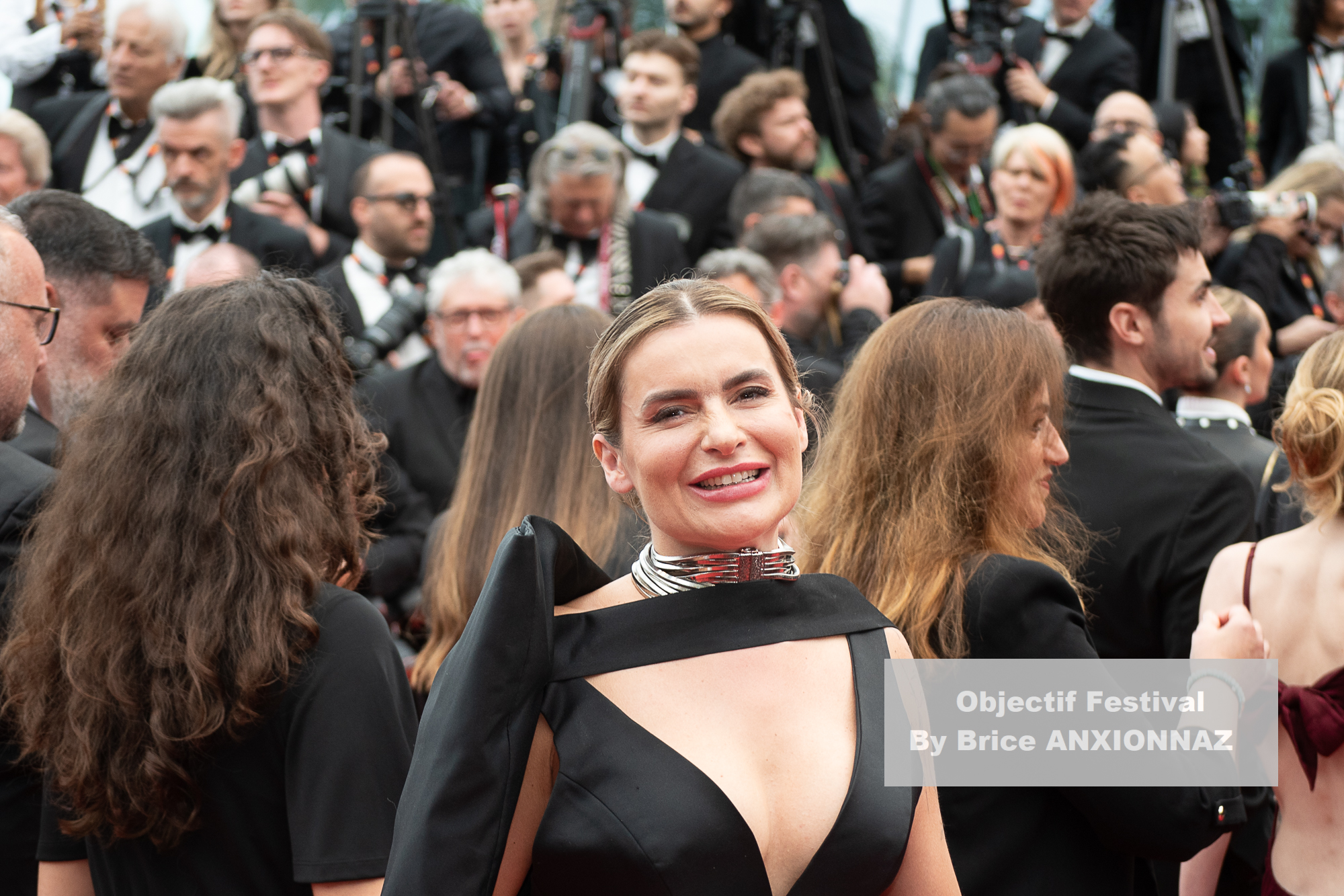 Photo de Kim Cattrall - Guests Cannes2025 : Partir un jour red carpet lors de l'événement à cannes2025partirunjourredcarpet le 13 May 2025 par Brice ANXIONNAZ (Objectif Festival)